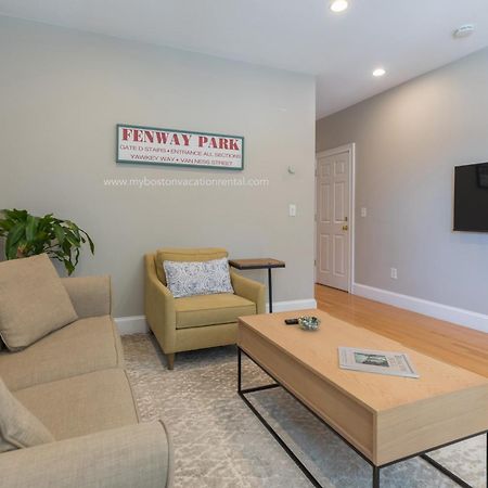 בוסטון Sunny Convenient Home W/ Private Patio! Easy Walk To Everything! מראה חיצוני תמונה