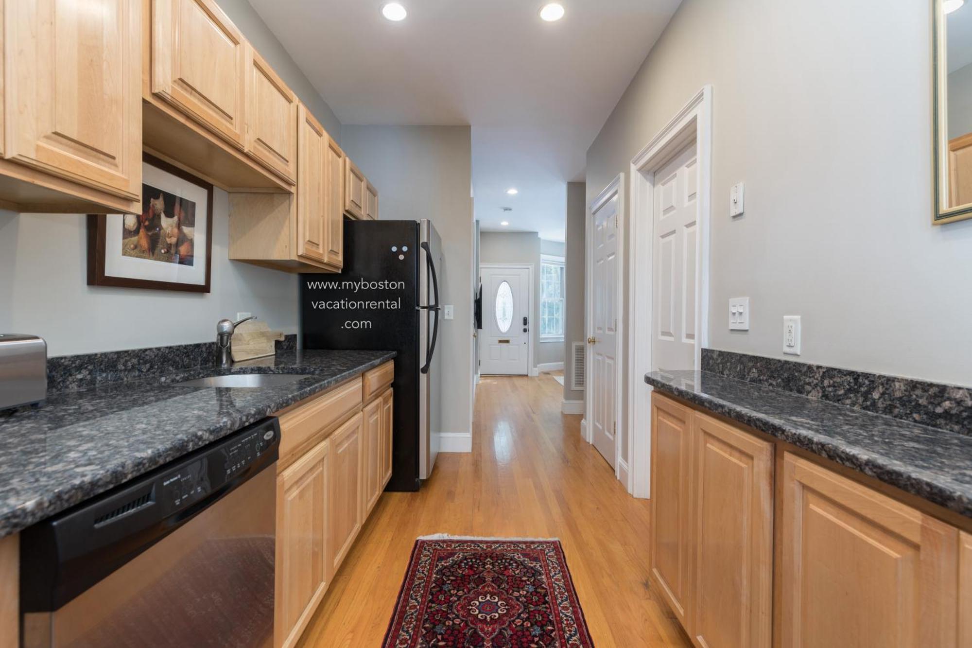 בוסטון Sunny Convenient Home W/ Private Patio! Easy Walk To Everything! מראה חיצוני תמונה