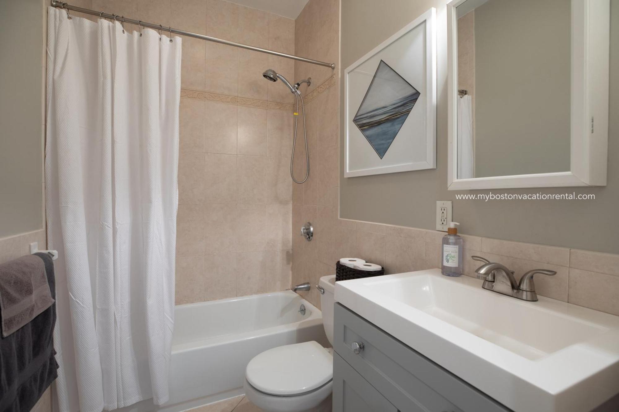 בוסטון Sunny Convenient Home W/ Private Patio! Easy Walk To Everything! מראה חיצוני תמונה